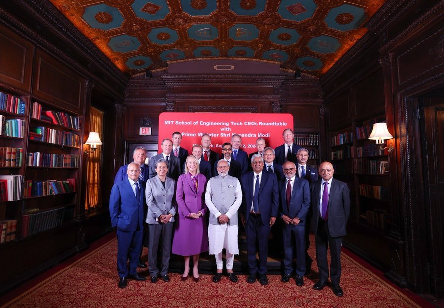 PM modi with tech