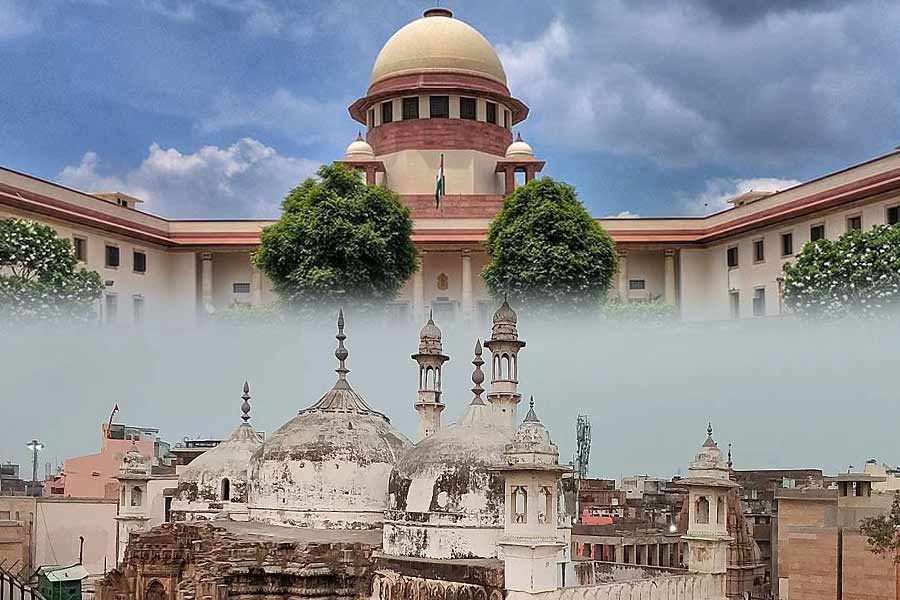 court temple road side dargahs