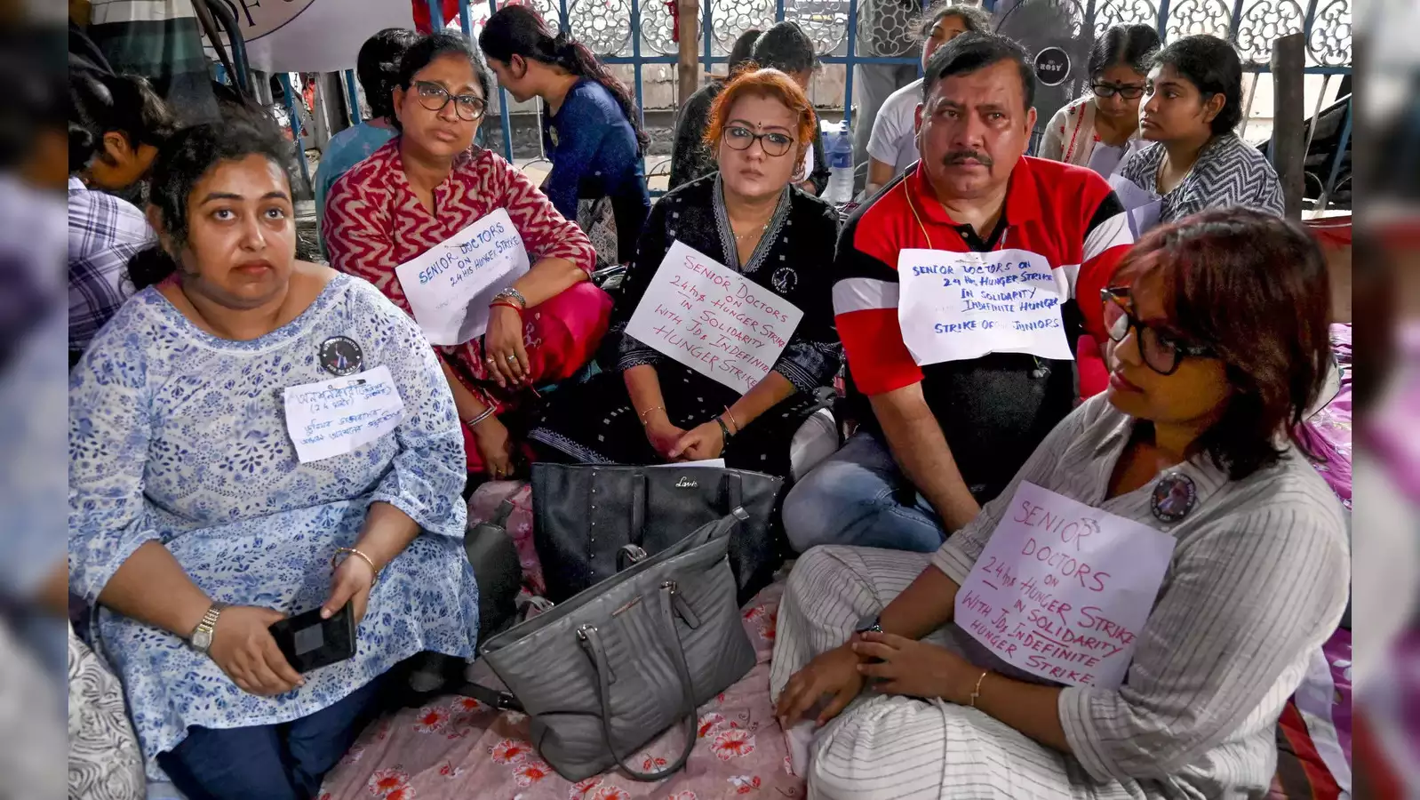 "More doctors in Bengal resign as talks between protesting junior doctors and the state government remain unresolved."