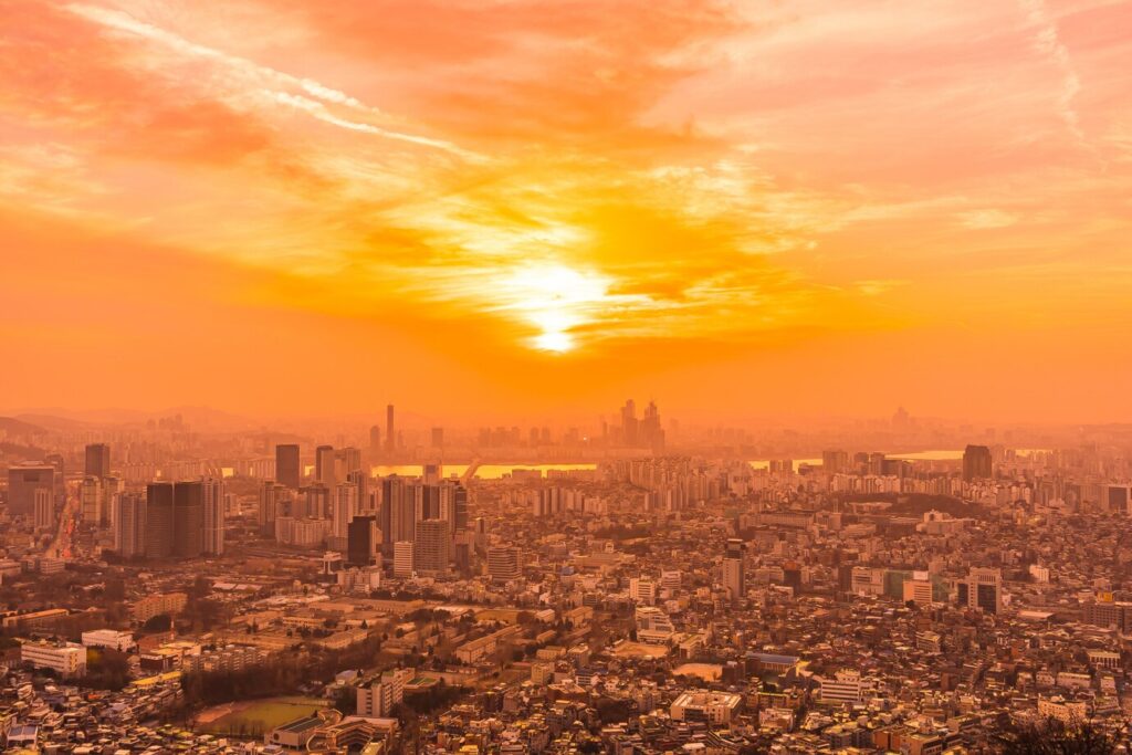 Delhi heatwave 2025, Noida heatwave April 8, IMD yellow alert, Delhi temperature 40°C, early heatwave Delhi-NCR, weather forecast Delhi, heatwave safety tips, climate change India, northwest India heatwave.