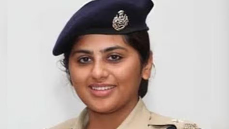 IPS Officer Kamya Mishra’s Inspiring Journey & Resignation at 28
