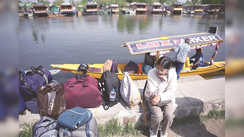 India Suspends Visas for Pakistanis 2025