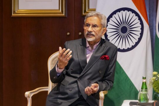 Jaishankar Meets Anand