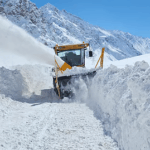 Snowfall and Avalanche Shut Down Zojila Pass